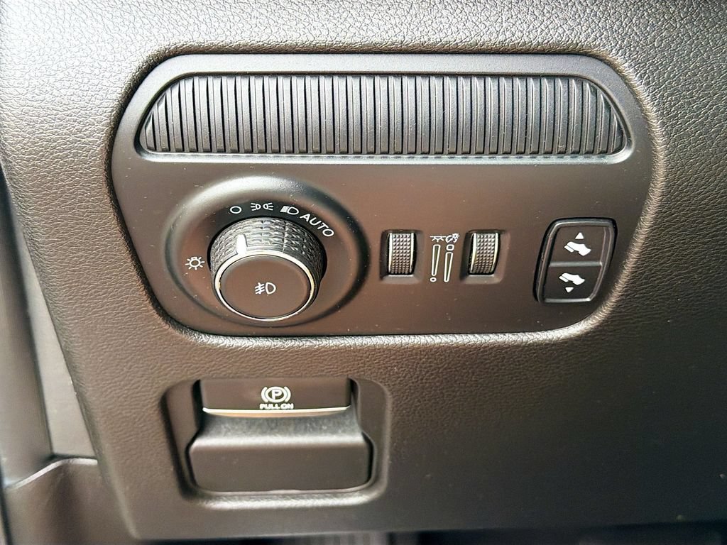 Used 2022 Jeep Wagoneer Series II AWD/4WD image 23