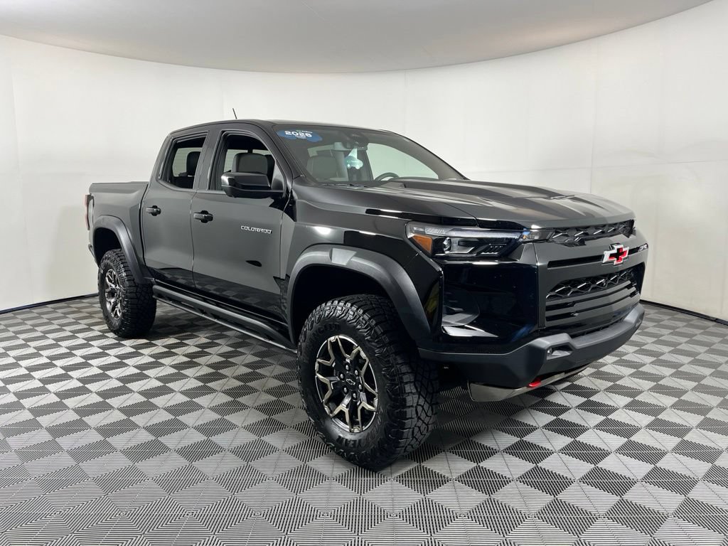 Used 2026 Chevrolet Colorado ZR2 w/ Technology Package AWD/4WD image 14