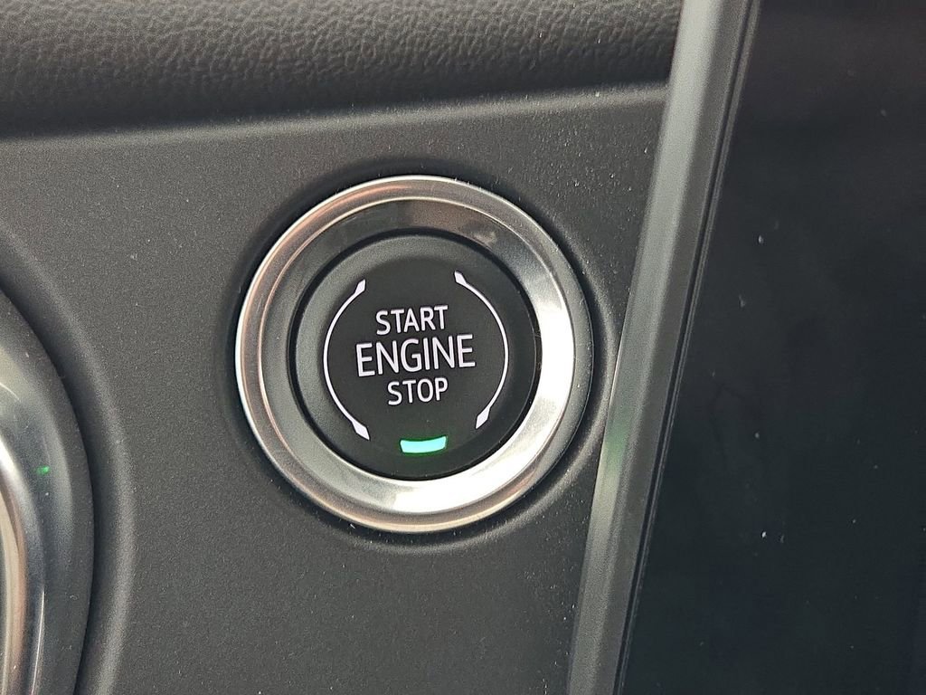 Used 2025 Chevrolet Blazer LT FWD image 22
