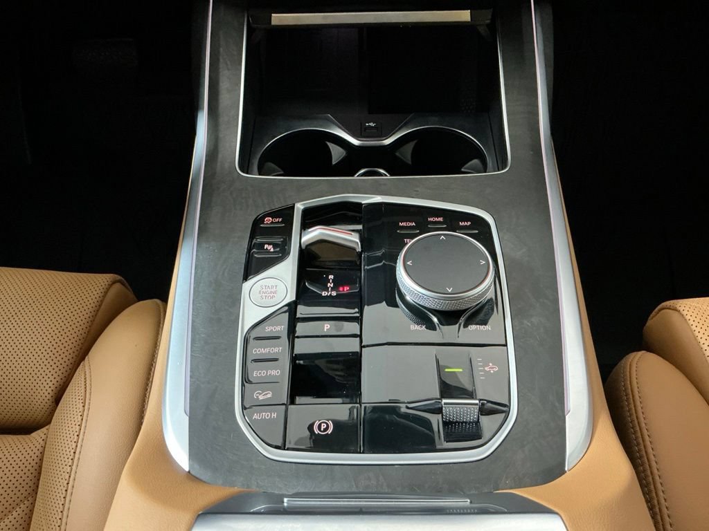 Used 2025 BMW X7 xDrive40i w/ Premium Package AWD/4WD image 13