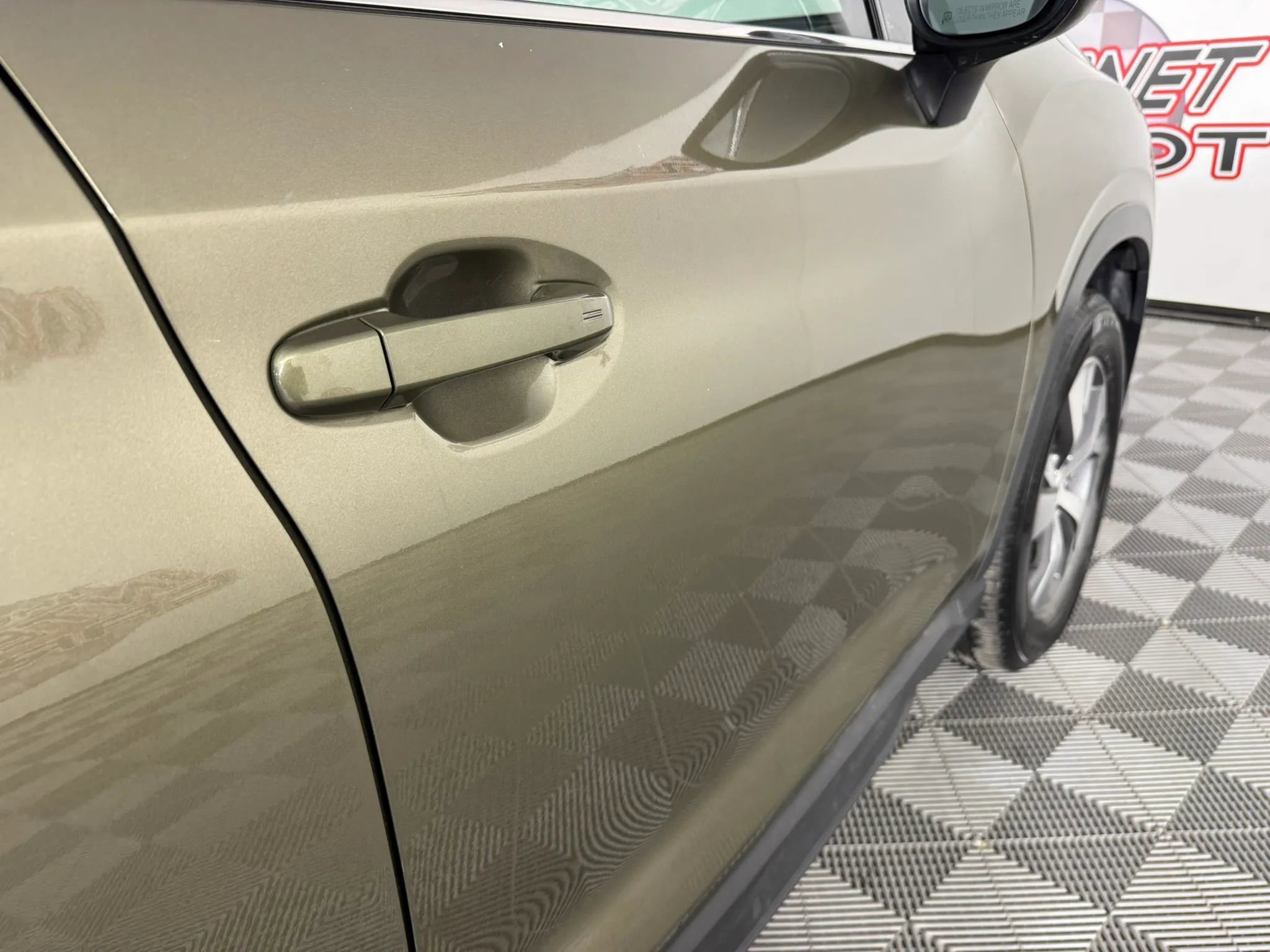 Used 2024 Subaru Ascent Premium w/ Convenience Package image 31