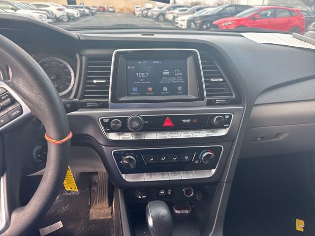 Used 2018 Hyundai Sonata SE FWD image 13