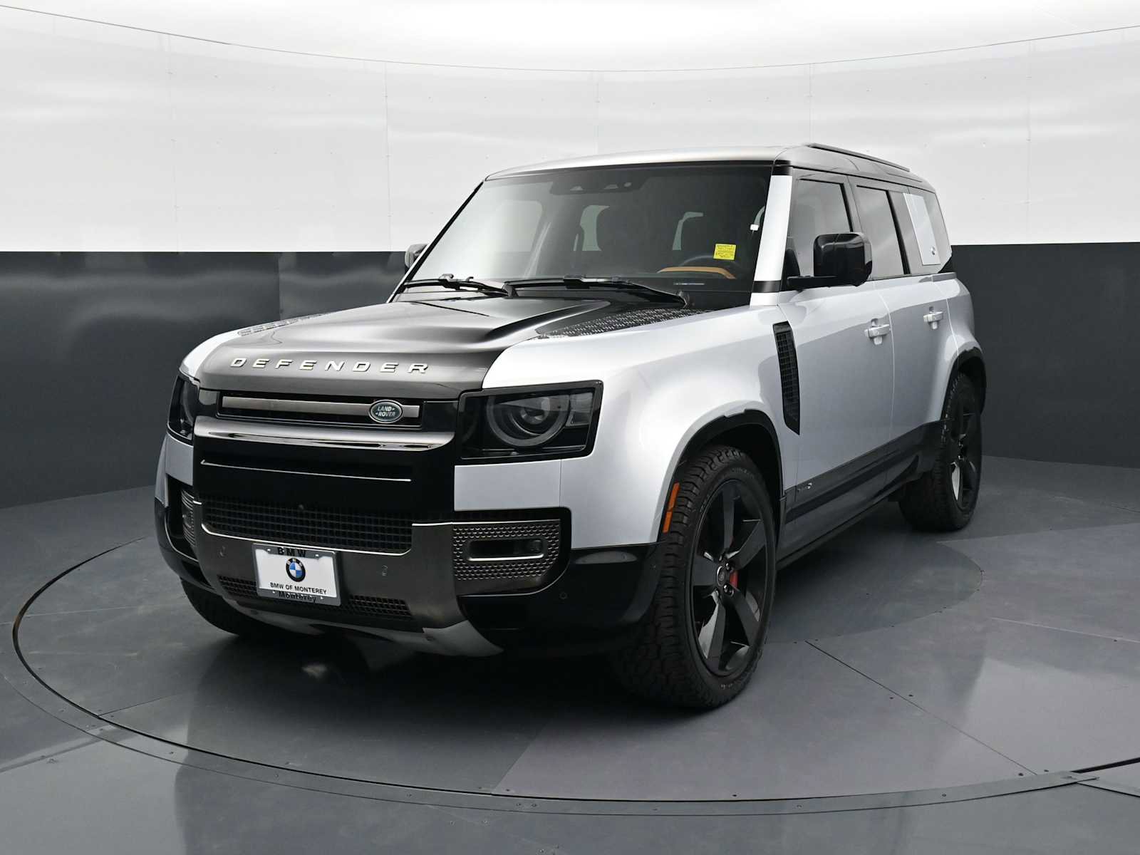 Used 2022 Land Rover Defender 110 X image 1