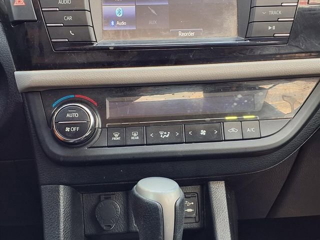 Used 2014 Toyota Corolla LE image 14