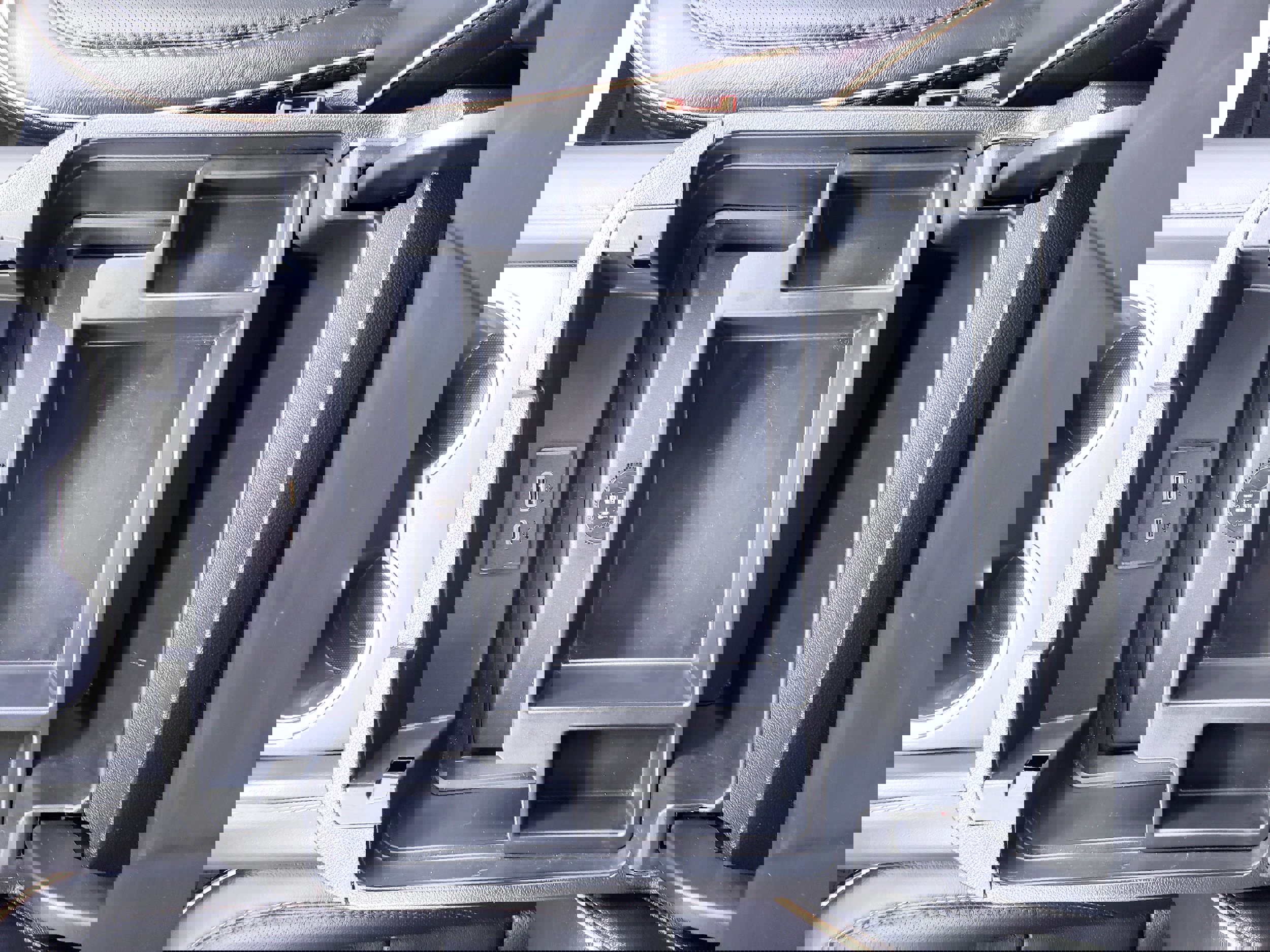 Used 2024 GMC Yukon AT4 w/ Technology Package image 28