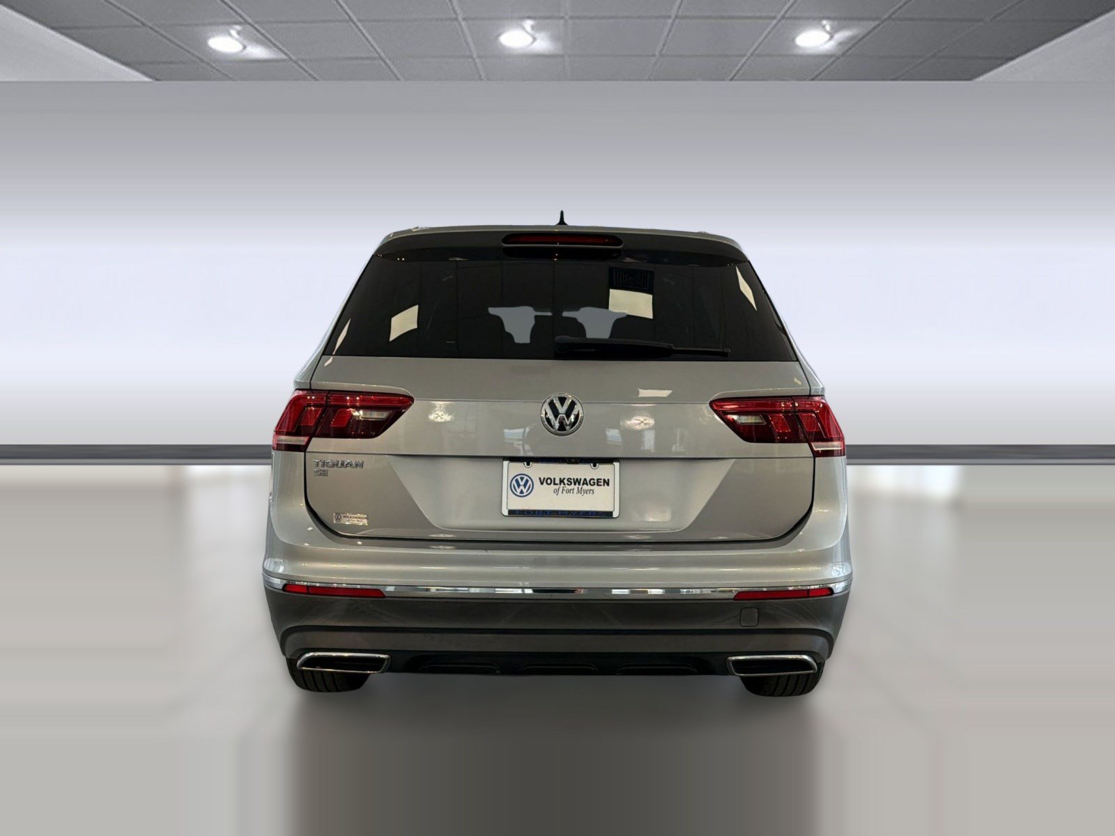 Used 2021 Volkswagen Tiguan SE w/ Panoramic Sunroof Package FWD image 10