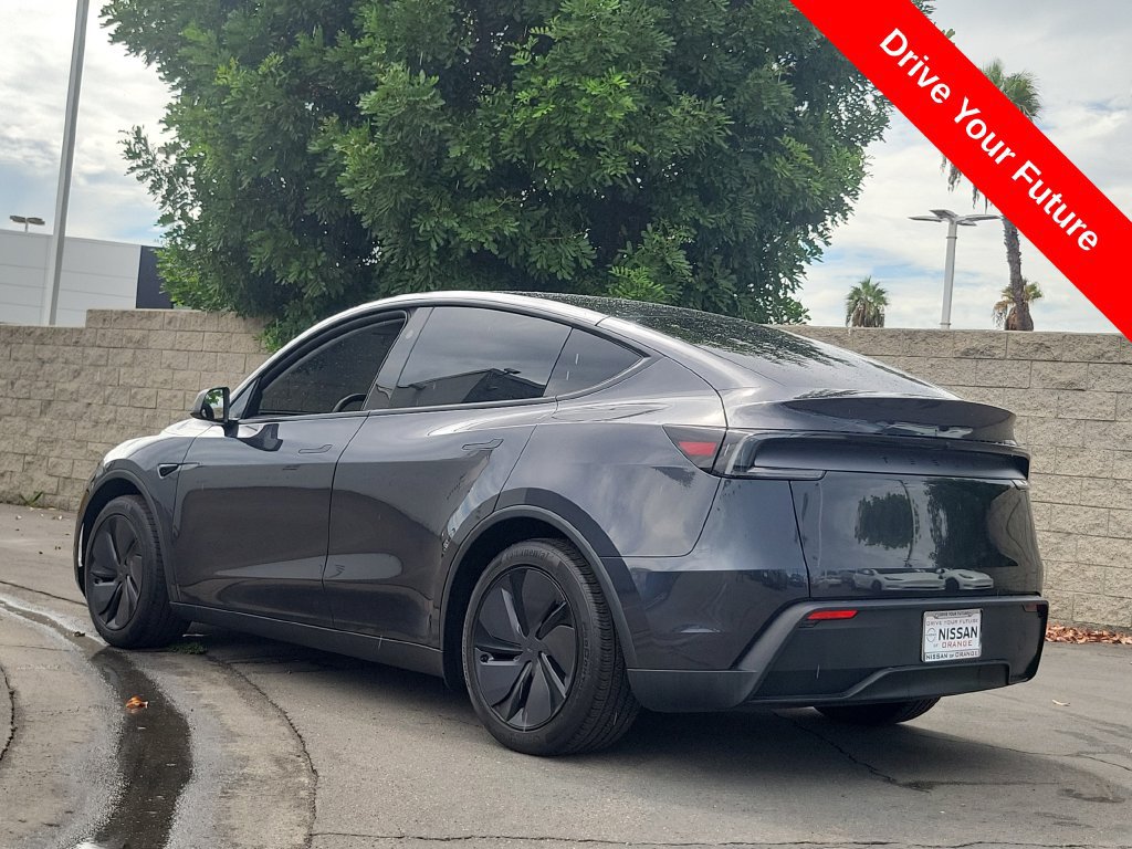 Used 2026 Tesla Model Y 2WD image 2