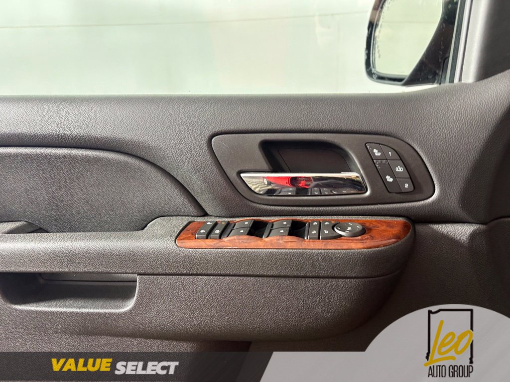 Used 2010 Chevrolet Avalanche LT w/ Luxury Package AWD/4WD image 23