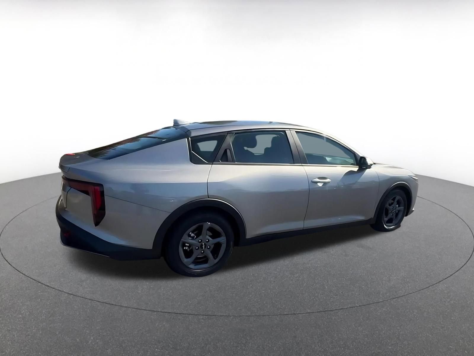 Used 2025 Kia K4 LXS image 14
