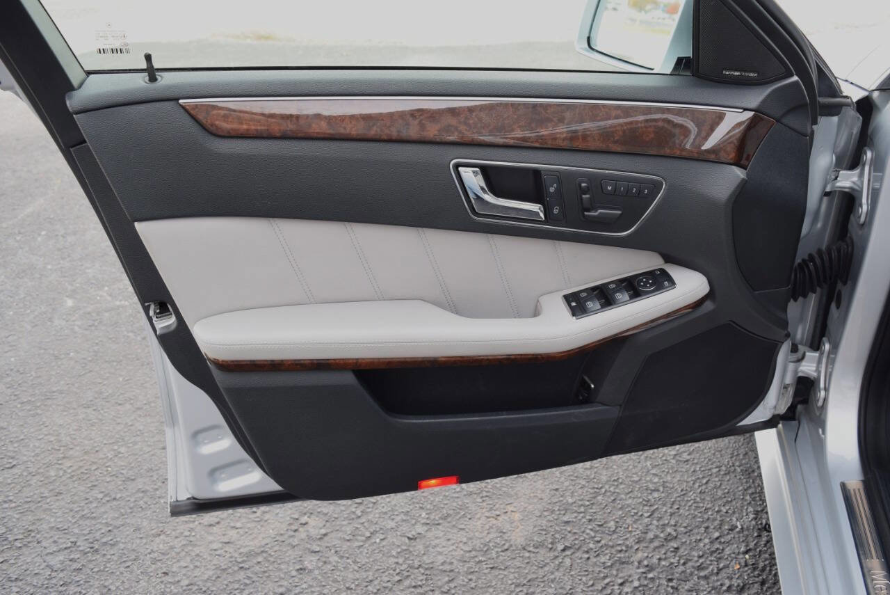 Used 2011 Mercedes-Benz E 350 4MATIC Wagon image 37