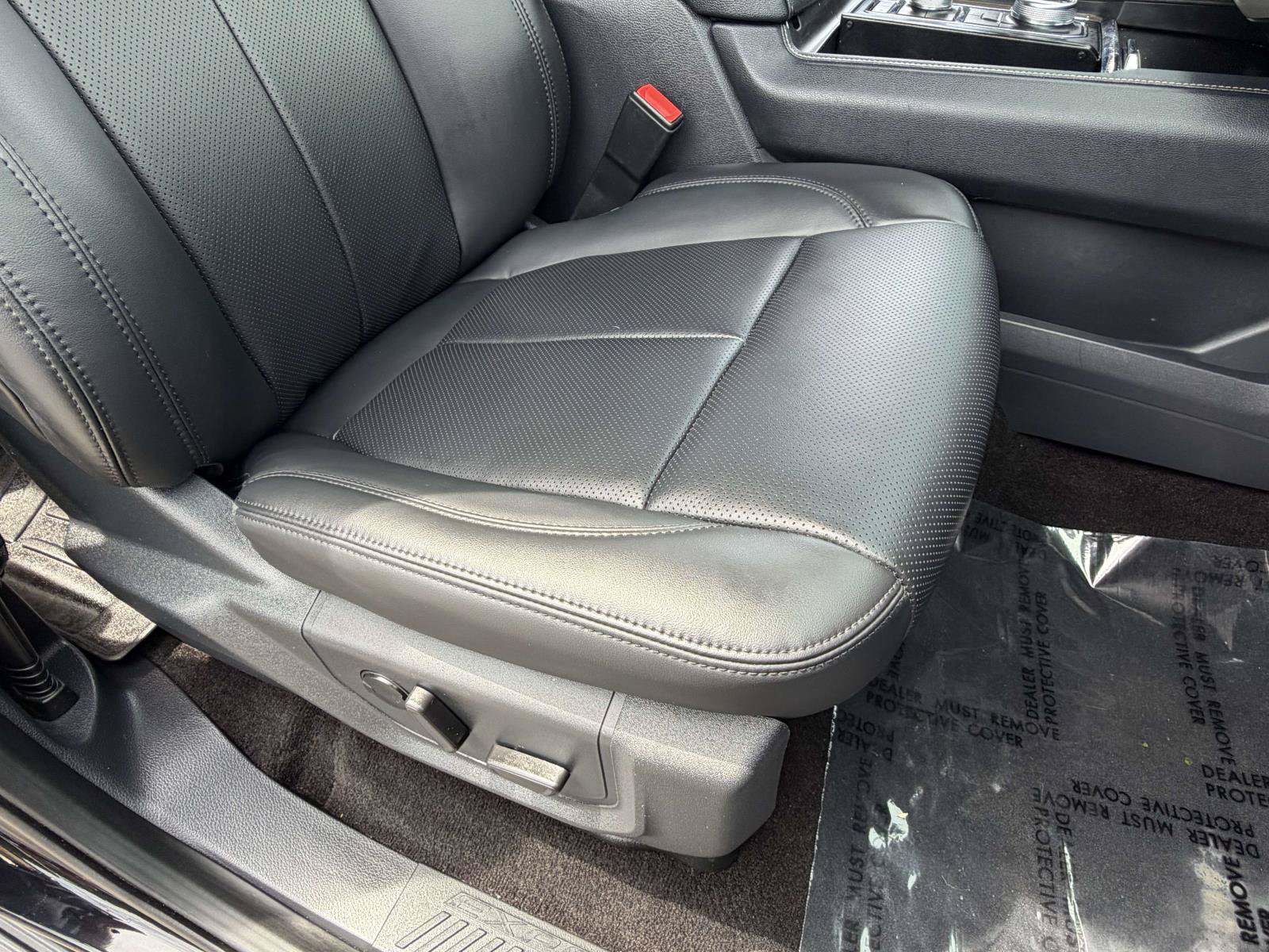 Used 2022 Ford Expedition XLT AWD/4WD image 30