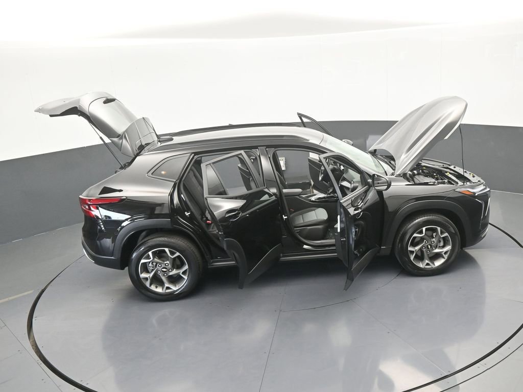 Used 2025 Chevrolet Trax LT w/ Driver Confidence Package FWD image 65