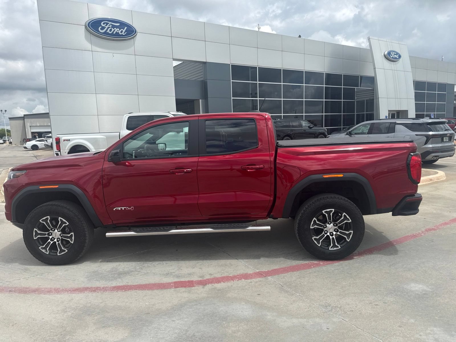 Used 2023 GMC Canyon AT4 w/ AT4 Premium Package AWD/4WD image 8