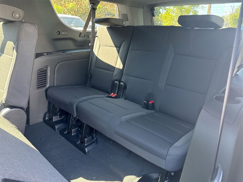 New 2026 Chevrolet Suburban LS image 30
