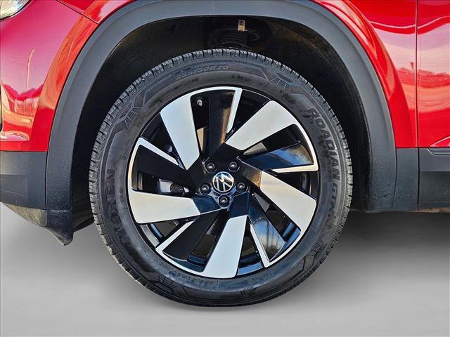 Used 2024 Volkswagen Atlas Cross Sport SE image 25