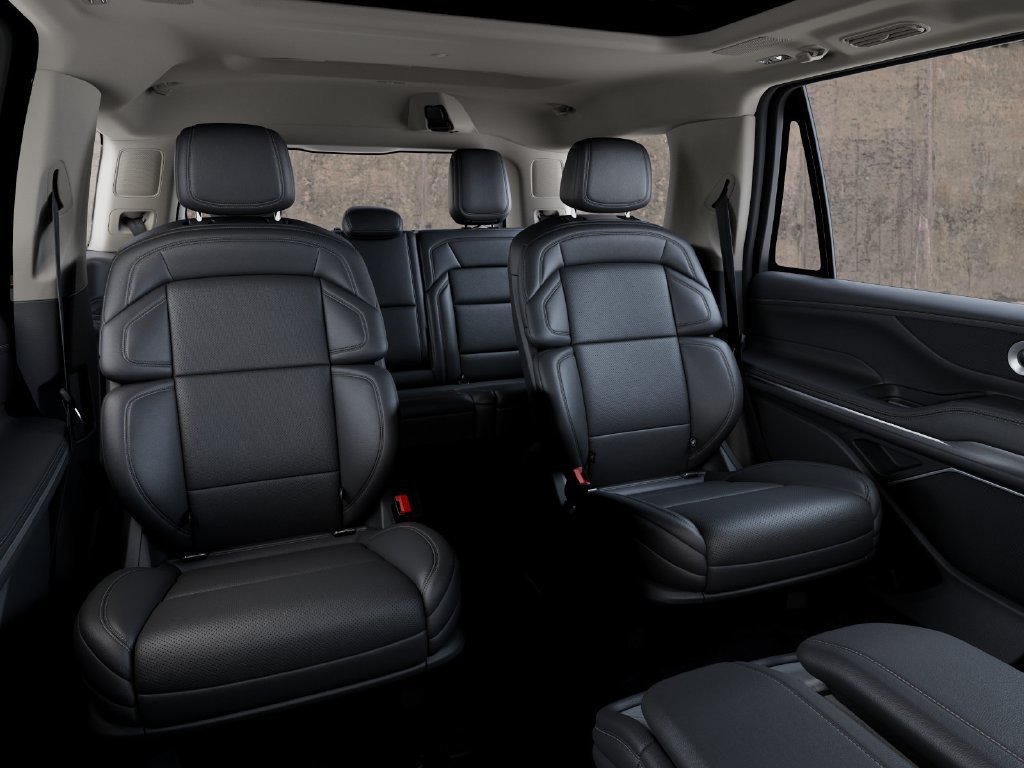 New 2027 Lincoln Navigator Reserve AWD/4WD image 11