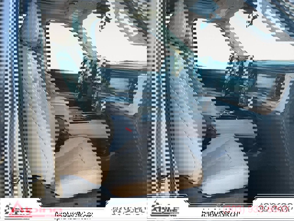 Used 2024 Ford Expedition Limited image 15