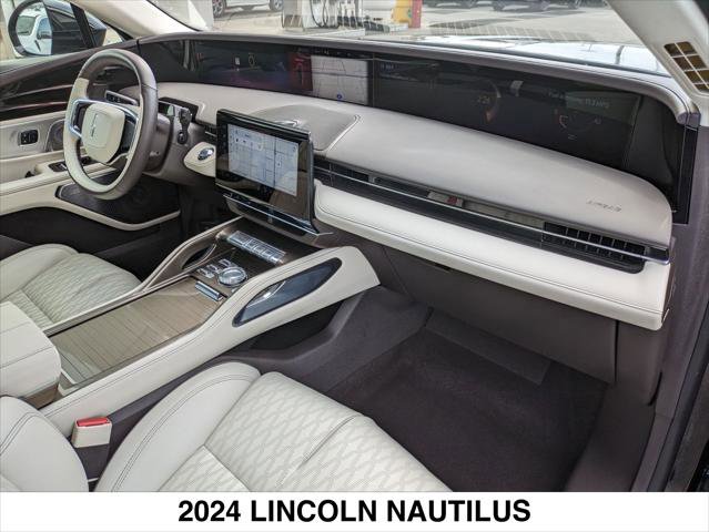 Used 2024 Lincoln Nautilus Black Label w/ Jet Appearance Package (87T) image 28