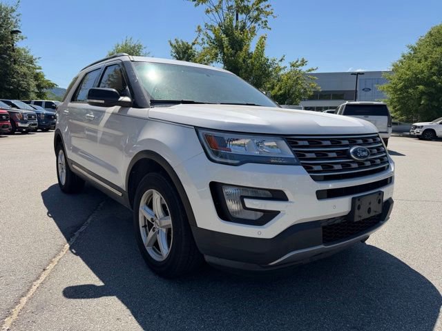 Used 2016 Ford Explorer XLT w/ Equipment Group 202A AWD/4WD image 7