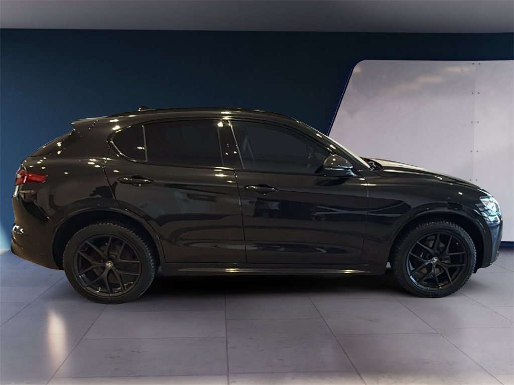 Used 2020 Alfa Romeo Stelvio Ti w/ Nero Edizione image 8