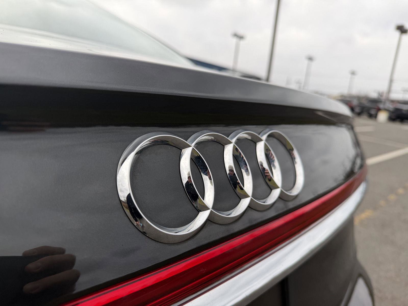 Used 2020 Audi S8 L w/ S8 Executive Package image 19