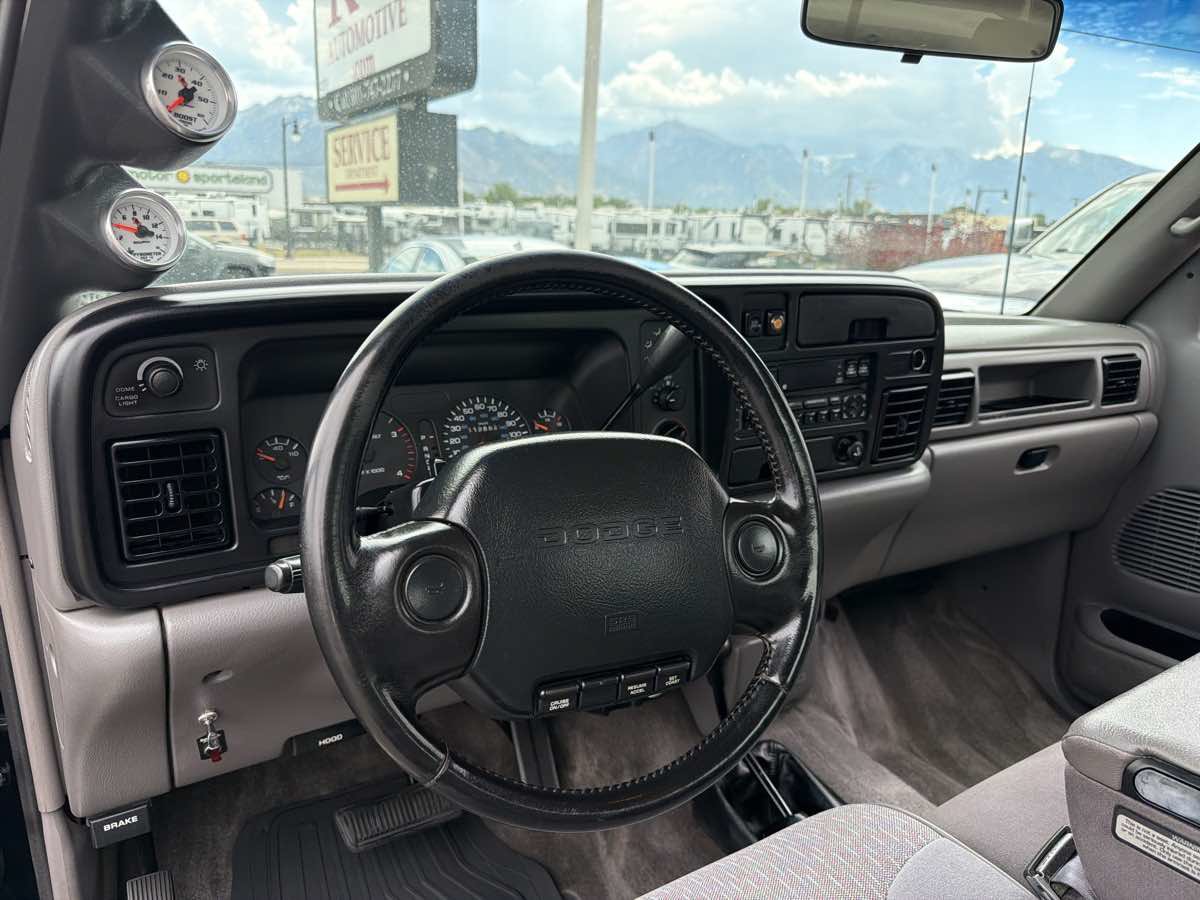 Used 1996 Dodge Ram 3500 Truck 4x4 Club Cab image 23