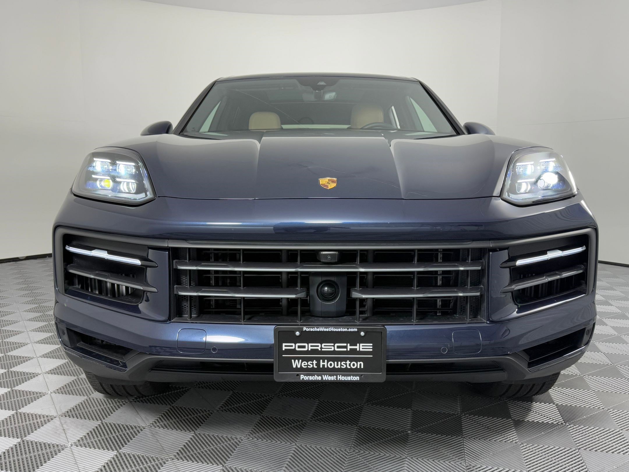 Used 2025 Porsche Cayenne S image 6