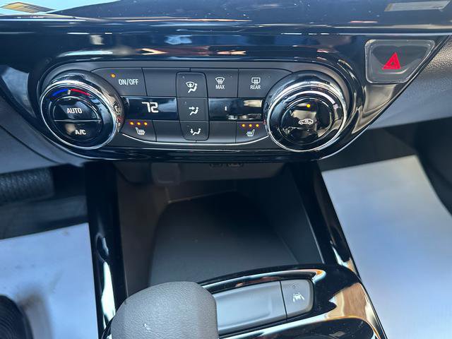 New 2025 Chevrolet Trax RS w/ Sunroof Package image 17