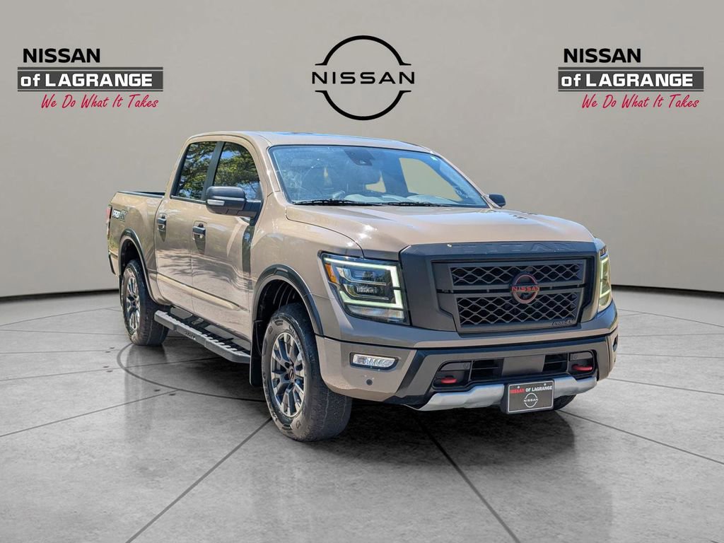 Used 2023 Nissan Titan PRO-4X w/ Pro-4x Convenience Package AWD/4WD image 3