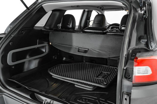 Used 2017 Jeep Cherokee Trailhawk w/ Cold Weather Group image 44