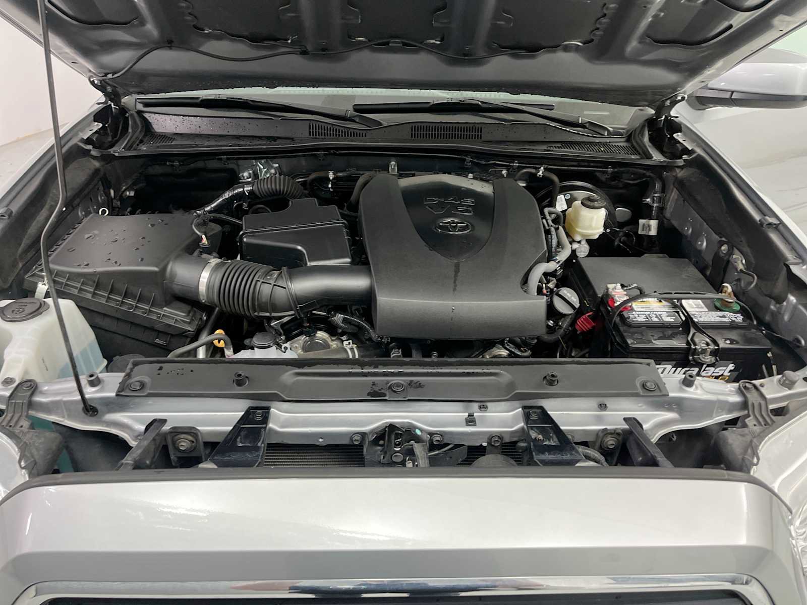 Used 2020 Toyota Tacoma SR5 AWD/4WD image 23