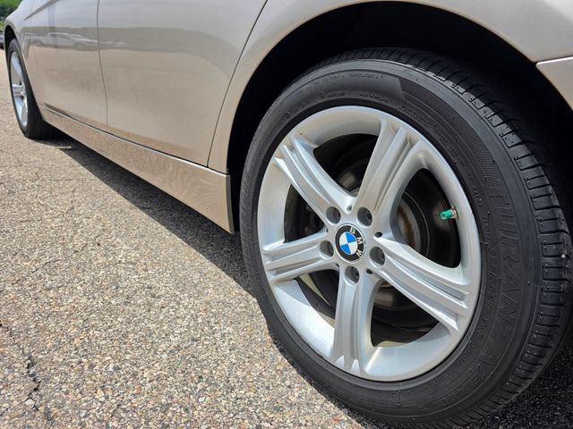 Used 2015 BMW 320i xDrive Sedan AWD/4WD image 35