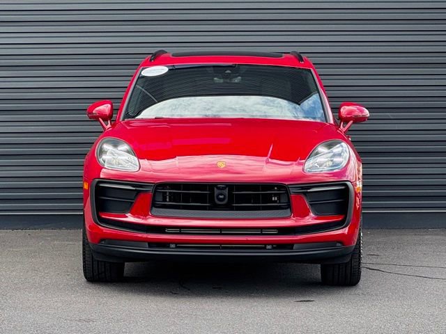 Certified 2025 Porsche Macan image 10