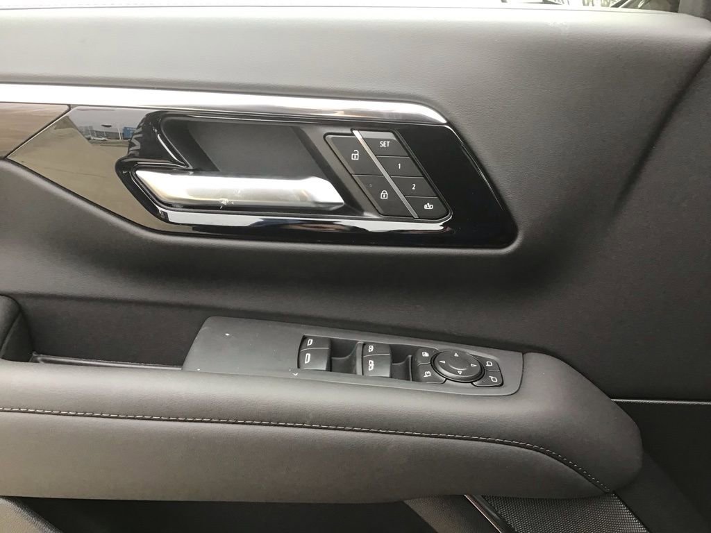 New 2026 Chevrolet Suburban LT w/ Comfort Package image 32