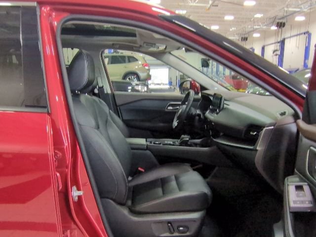 Used 2021 Nissan Rogue SL w/ Premium Package image 13