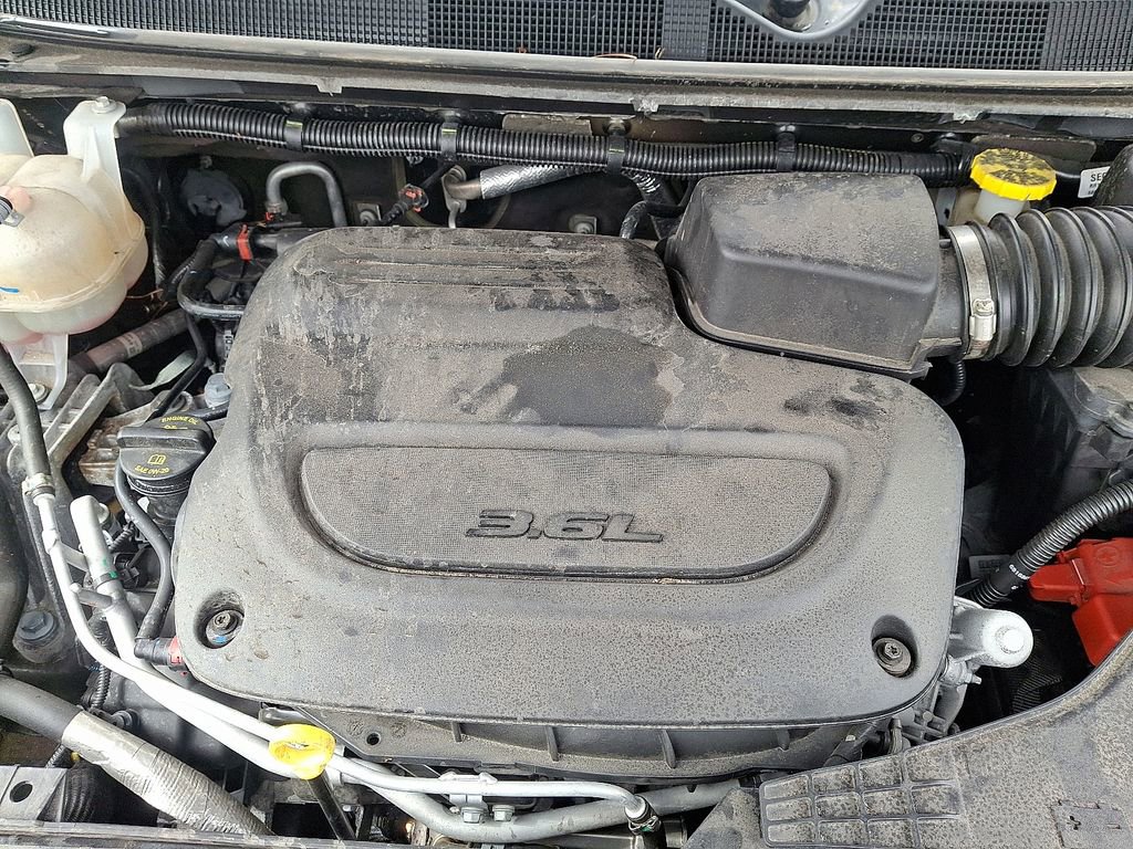 Used 2024 Chrysler Pacifica Touring-L FWD image 26