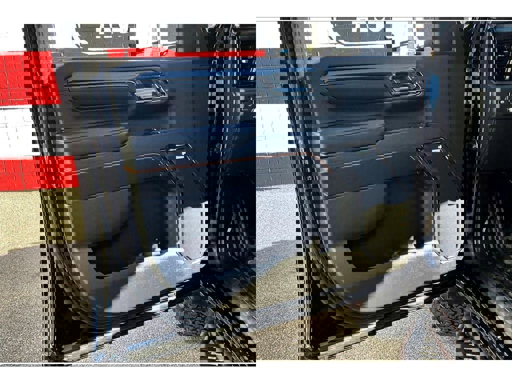 Used 2024 GMC Sierra 2500 AT4 image 19