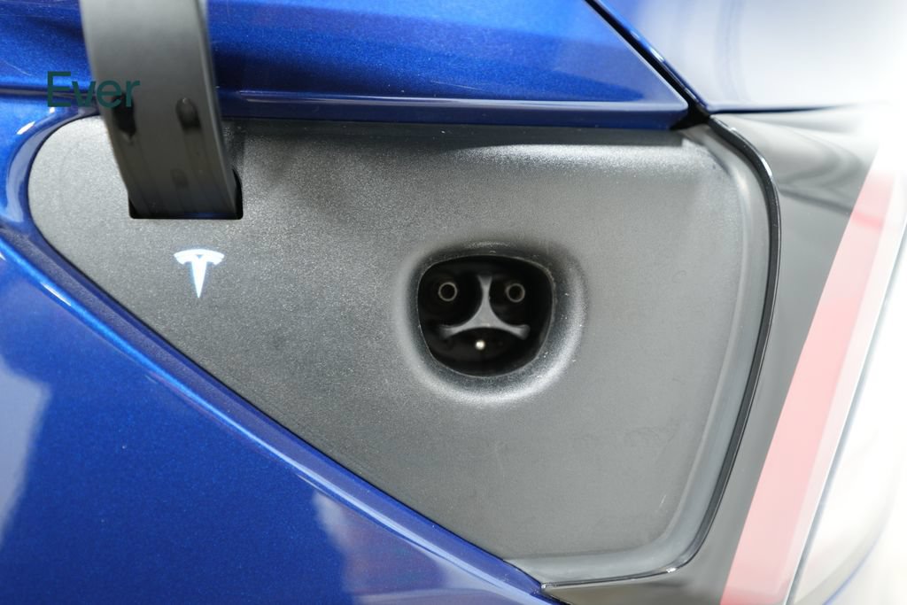 Used 2022 Tesla Model Y Performance AWD/4WD image 10