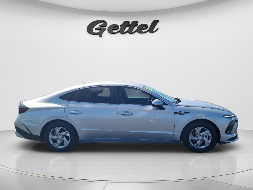 Certified 2025 Hyundai Sonata SE FWD image 4