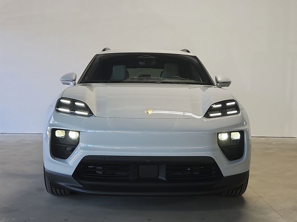 New 2026 Porsche Macan 4 Electric AWD/4WD image 8