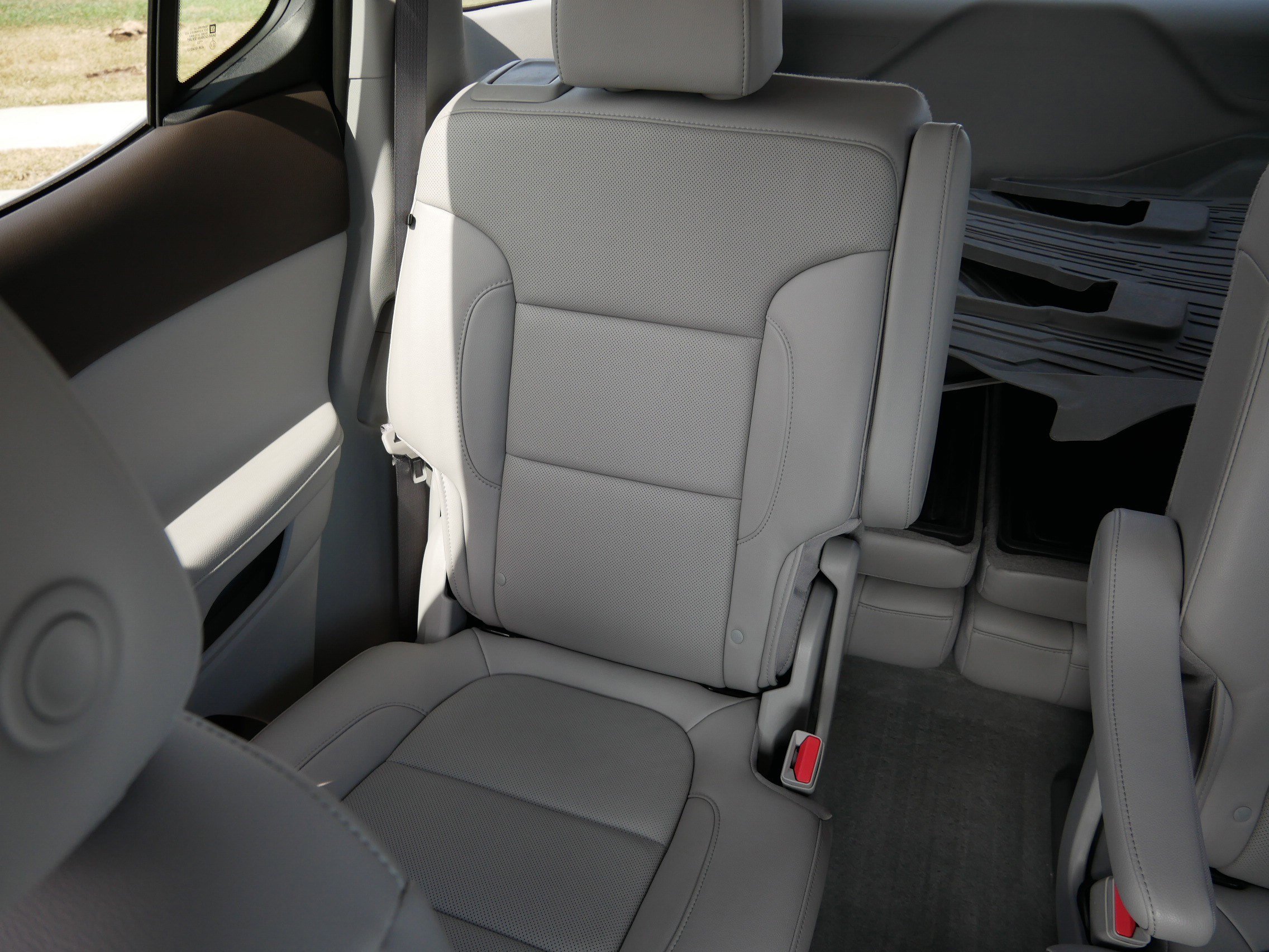 Used 2023 GMC Acadia SLT w/ Preferred Package FWD image 11