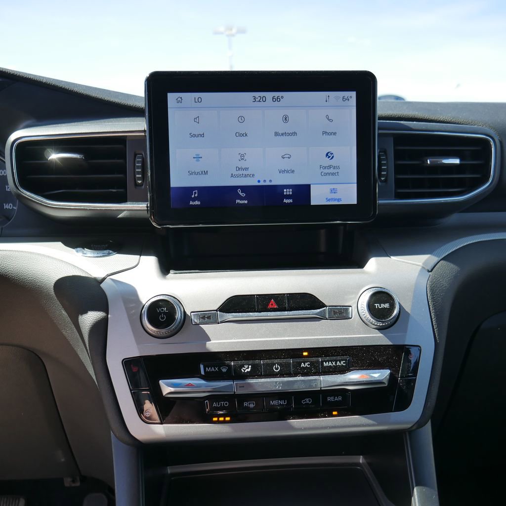 Used 2022 Ford Explorer XLT w/ Equipment Group 202A image 35