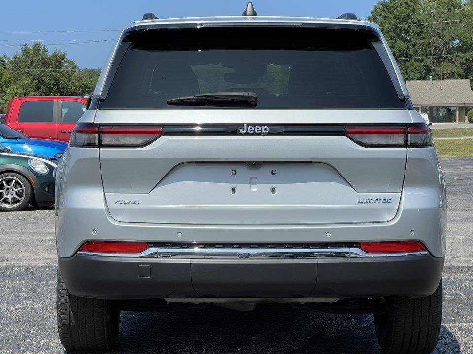 Used 2023 Jeep Grand Cherokee Limited AWD/4WD image 36