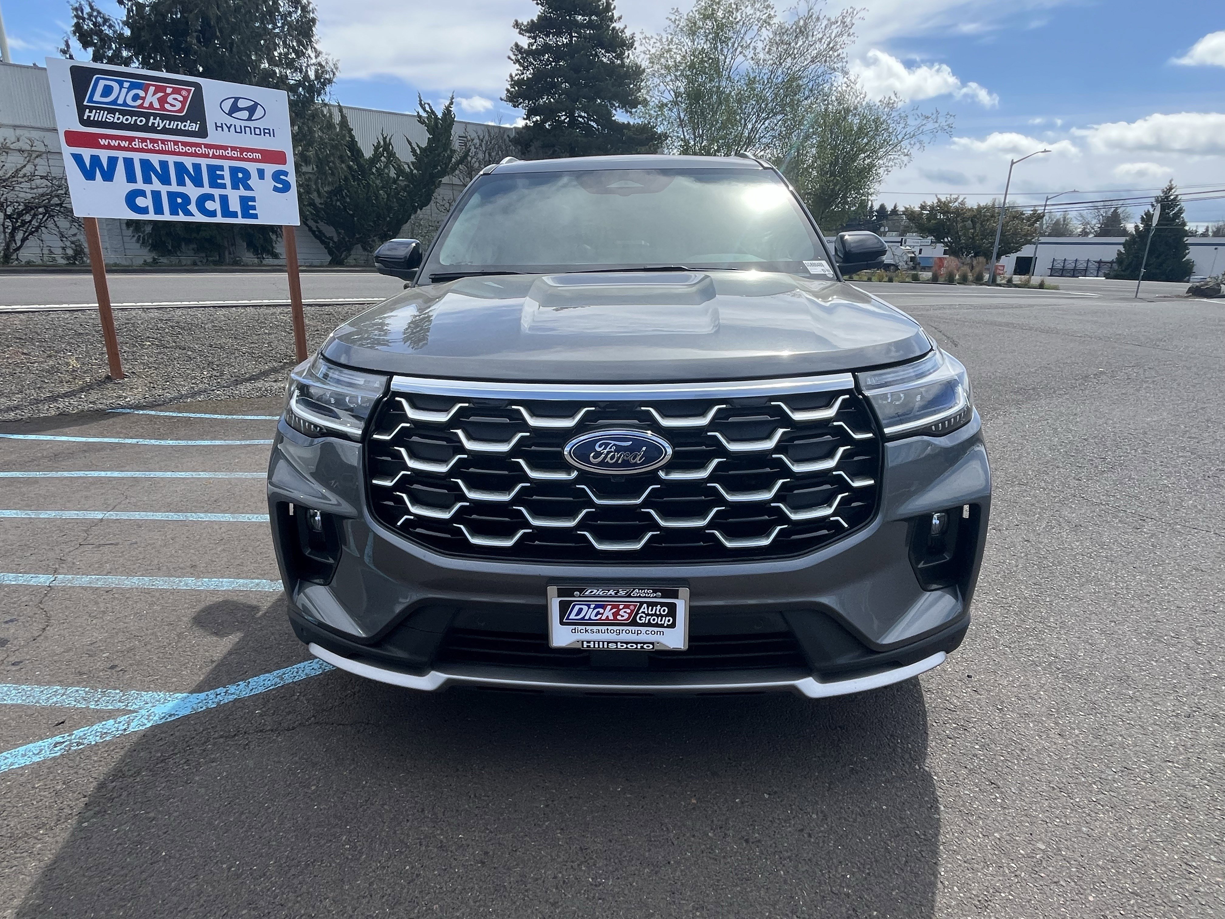 Used 2025 Ford Explorer Platinum w/ LUX Leather Package image 8