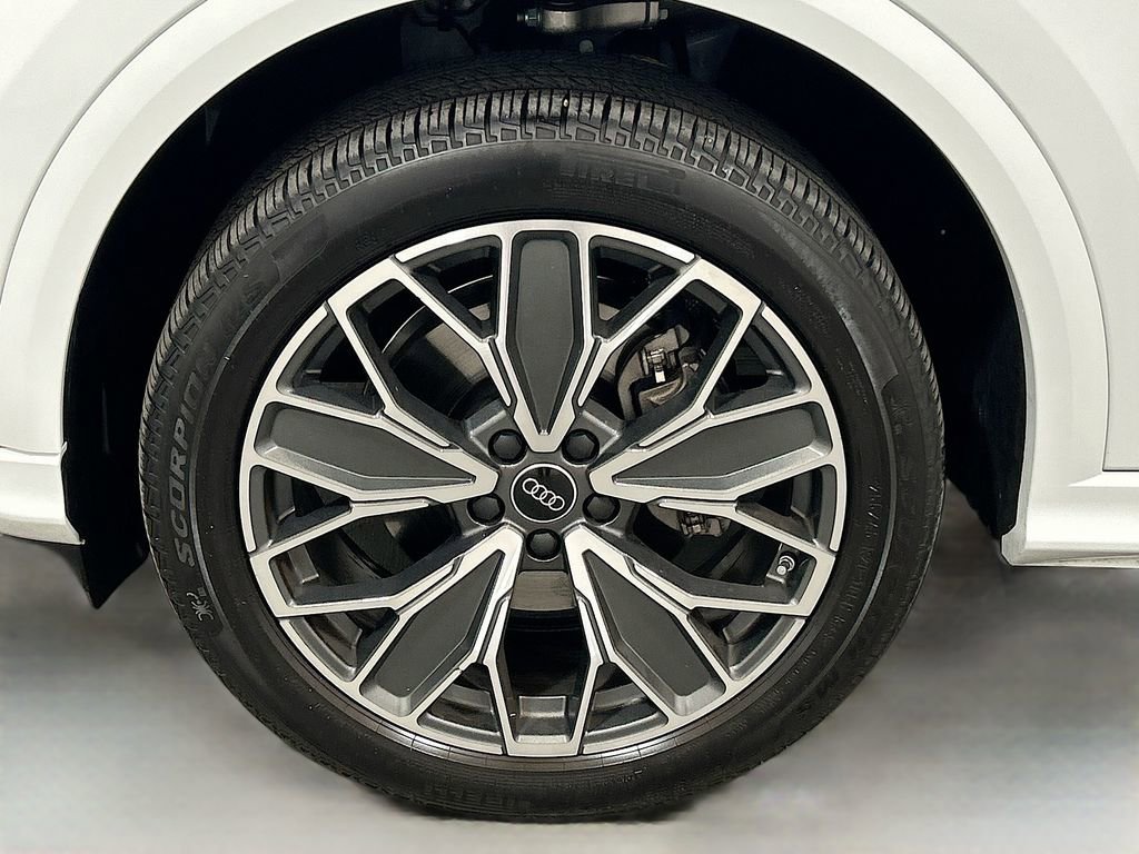 Used 2025 Audi Q5 Premium Plus image 30