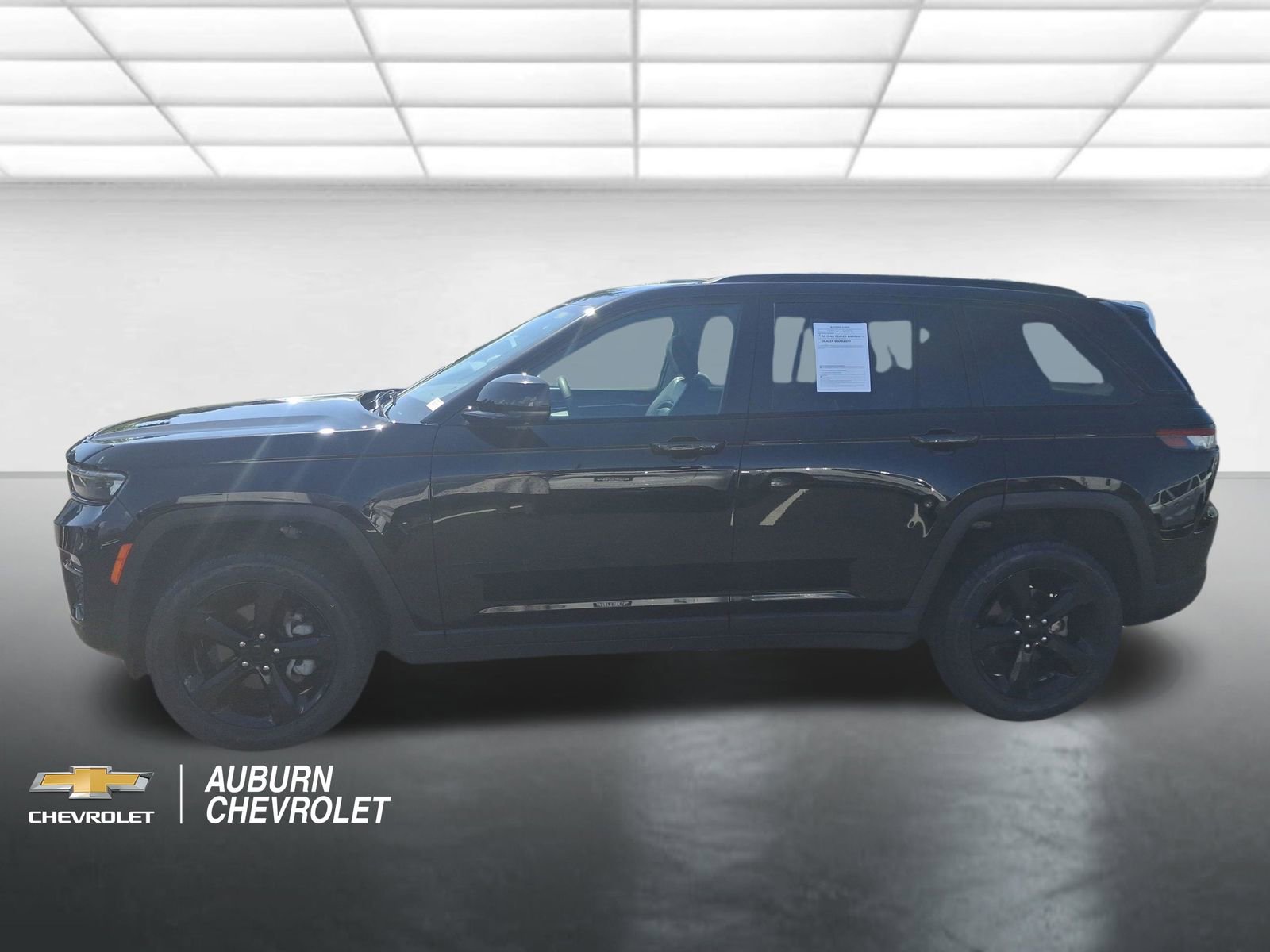 Used 2023 Jeep Grand Cherokee Limited w/ Luxury Tech Group II AWD/4WD image 6
