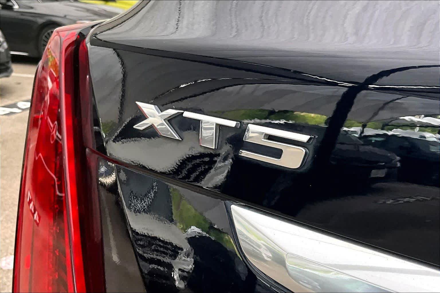 Used 2021 Cadillac XT5 Premium Luxury FWD image 31