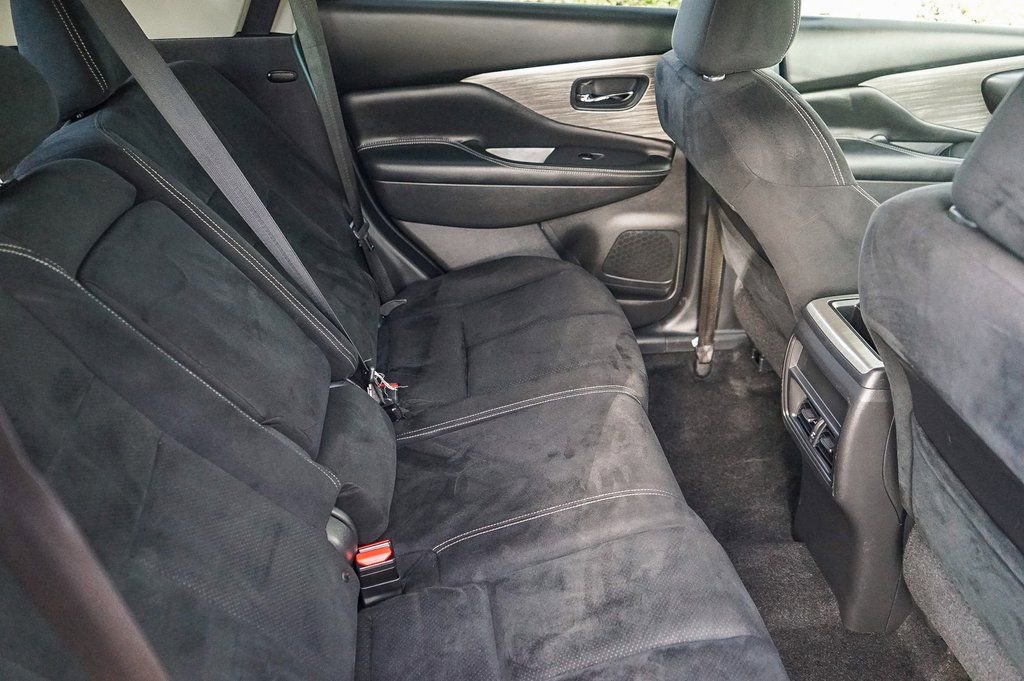 Used 2016 Nissan Murano S image 16