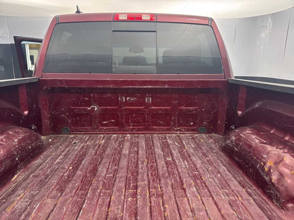 Used 2019 RAM 1500 Classic SLT w/ SLT Plus D￩cor Group AWD/4WD image 38