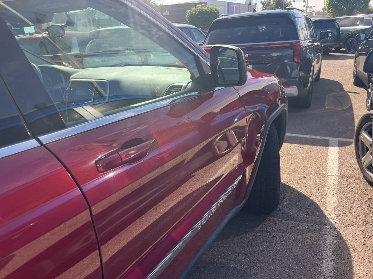 Used 2012 Jeep Grand Cherokee Laredo w/ Laredo E Group image 9